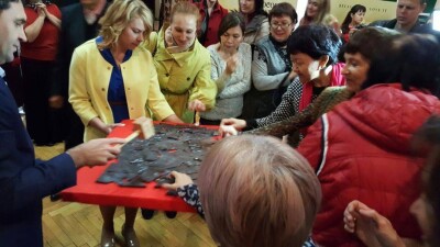 Посетители выставки в Усть-Каменогорске съели часть экспонатов