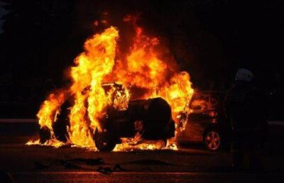 Сразу две машины сгорели в Алматы