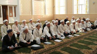 Имамы в ЮКО получили первую зарплату