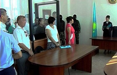 Восемь человек осудили в Актобе за призывы к экстремизму в WhatsApp