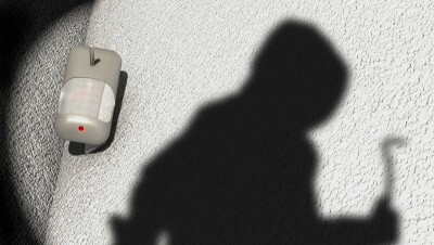 В Москве грабители не смогли унести сейф с 15 млн рублей