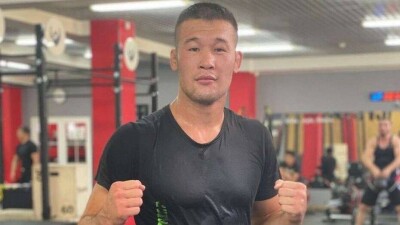 Казахстанец Рахмонов болевым приёмом победил бразильца Оливейру на турнире UFC 254