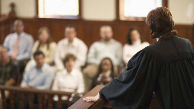 О том, сколько должно быть присяжных на процессе, поспорили судьи и адвокаты в Астане