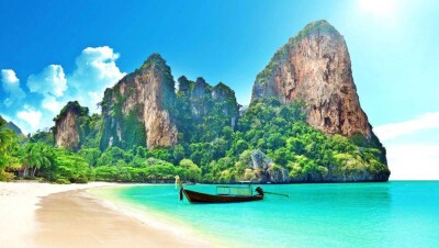 Дипломаты предупредили казахстанских туристов о шторме в Таиланде