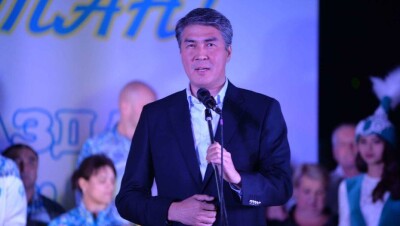 Асет Исекешев поздравил жителей и гостей Астаны с Новым годом