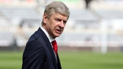 Арсен Венгер уходит из футбольного клуба "Арсенал", который он возглавлял с 1996 года