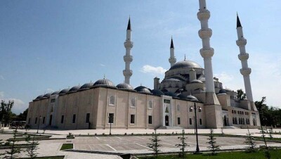 Одну из самых больших мечетей в Центральной Азии открыли в Бишкеке