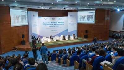 Нұр-Сұлтанда ҚР Тұңғыш Президенті күніне арналған мерекелік шаралар басталды