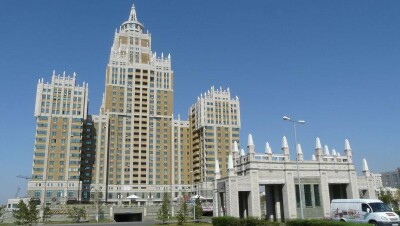 Жители ЖК "Триумф Астана" боятся, что их дом развалится