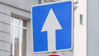 На улице Макатаева в Алматы ввели одностороннее движение