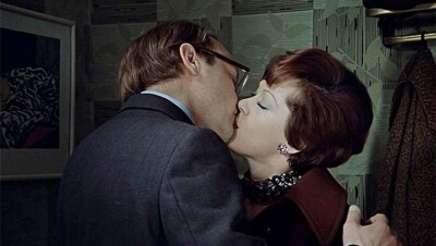 Демонстрацию постельных сцен и поцелуев запретили на телеканалах Таджикистана