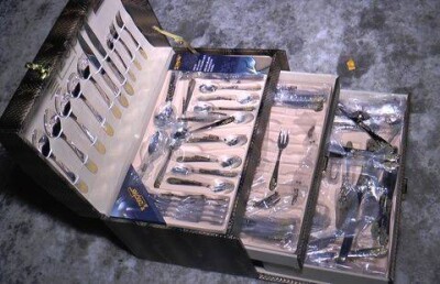 Алматинцы покупали дешёвые наборы посуды за 1000 долларов под видом брендовой