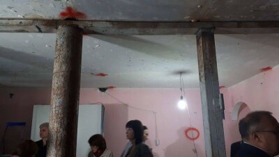 В Шахтинске в многоэтажке просел пол, когда хозяйка магазина снесла несущую стену