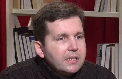 В Киеве известный политолог выбросился из окна девятого этажа