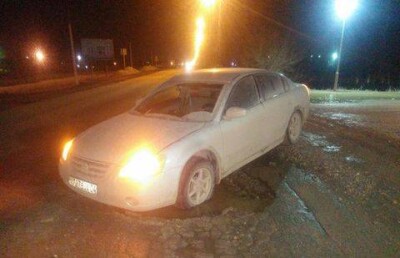 Два актюбинских водителя судятся с дорожниками из-за разбитых автомобилей