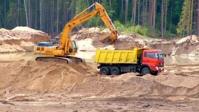 Под Астаной со спутника обнаружили незаконную добычу полезных ископаемых