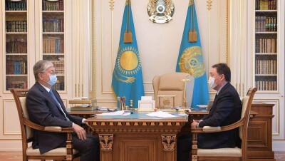 Аскар Мамин доложил президенту об обеспечении занятости населения и подготовке к учебному году