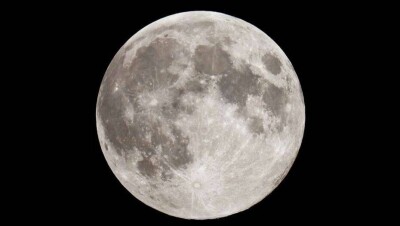 NASA обнаружило воду на солнечной стороне Луны. В России заявили, что нашли там воду в 2009 году