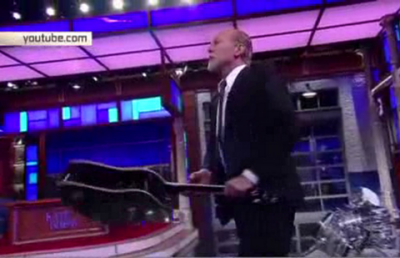 Брюс Уиллис подрался с ведущим в прямом эфире