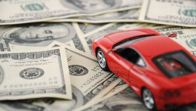 АКАБ: Дилеры пока не меняют ценники на авто, но риск повышения есть