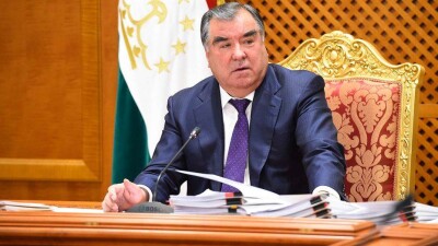 Президент Таджикистана порекомендовал крестьянам отложить пост в Рамазан