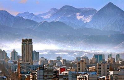 Больницы вместо ресторанов и баров будет строить Байбек в Алматы