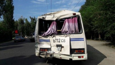 Семь пассажиров пострадали в ДТП с двумя автобусами в Алматы