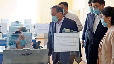  Ералы Тугжанов посетил больницу и станцию скорой помощи в Нур-Султане