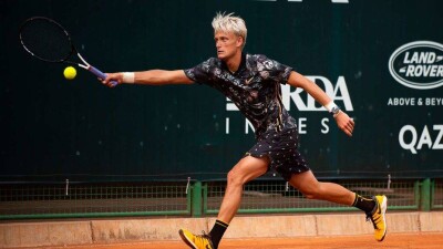 Теннисисты из 30 стран начали борьбу за первое место на топ-турнире в Алматы