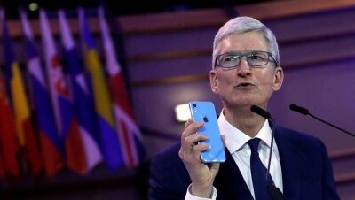 Глава Apple Тим Кук признался, что стал реже пользоваться своим iPhone
