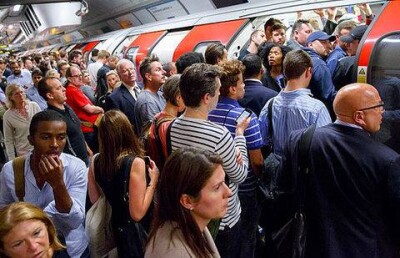 Лондон на весь день остался без метро