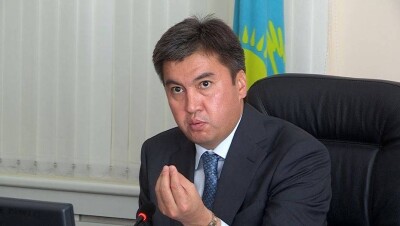 Аким Шымкента не сдержал эмоций, увидев, как ремонтируют школы