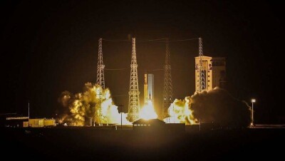 Иран впервые успешно запустил военный спутник на орбиту