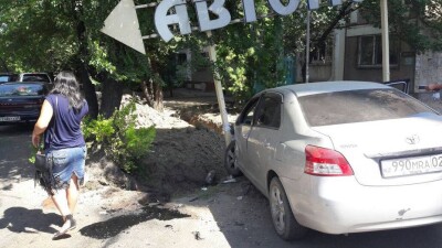 Авария в центре Алматы: две машины "всмятку", трое пострадавших