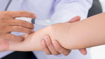 В России участники испытаний вакцины "Спутник V" заразились коронавирусом