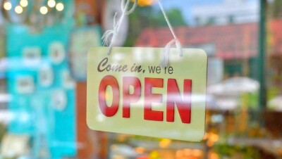 В Нур-Султане откроются зоомагазины, в Алматы – автомойки. Абаев уточнил, кому разрешено вернуться к работе