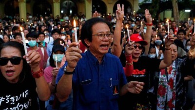 Жители Таиланда вышли на митинг из-за роспуска оппозиционной партии