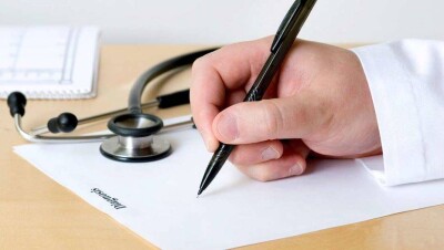 В Павлодаре тайные покупатели уличили медиков в продаже справок и больничных