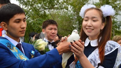 Учебный год для 11-классников продлили по всему Казахстану