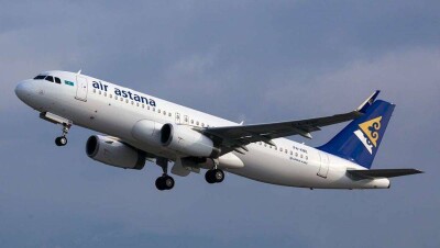 Самолёт "Эйр Астаны" вынужденно сел в Минске: 14 пассажиров ещё ждут вылета 