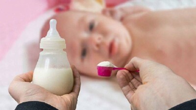 Шымкентте балаларға беретін Humana сүт қоспасын сатуға тыйым салынды. Жаңалықтарға шолу