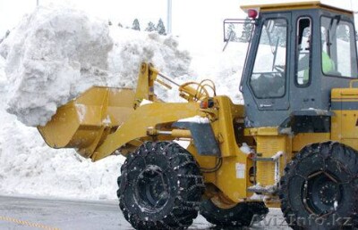 Почти 2000 тонн химикатов высыпали рабочие за сутки на дороги Алматы