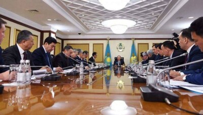 Назарбаев поручил акимам следить за ценами на продукты и не допустить наводнений весной