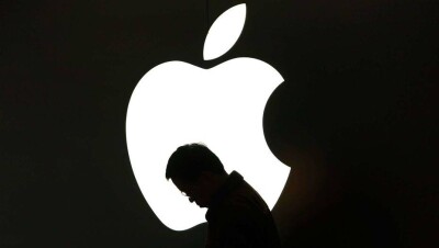 Продажи iPhone в мире упали на 15%