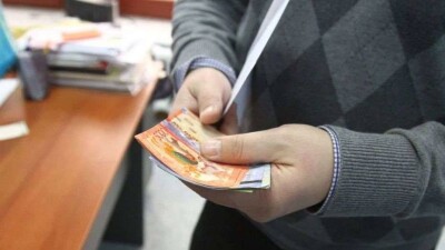Ең төменгі 42500 теңге жалақыны кімдер алады? Жаңалықтарға шолу. 