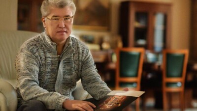 Мухамедиулы ответил подписчикам, кто ведёт его аккаунт