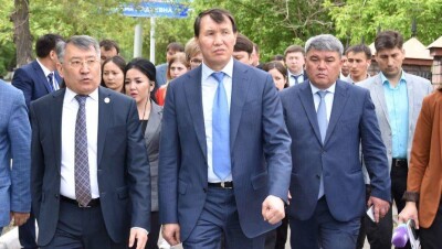 "Его чемоданы не для подарков". В департаменте госслужбы СКО рассказали о визите Шпекбаева