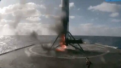 Старт ракеты Falcon 9: первая ступень загорелась после посадки