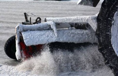 В Рудном угнали снегоуборочную машину, чтобы покататься