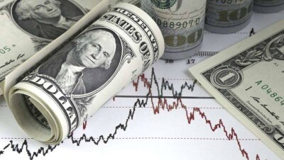 Курс доллара впервые за две недели опустился ниже 387 тенге